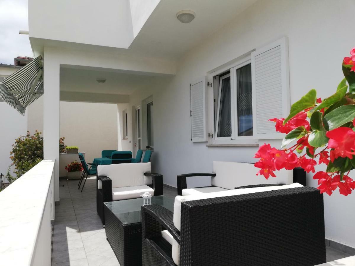 Apartman Katica Banjol Ngoại thất bức ảnh